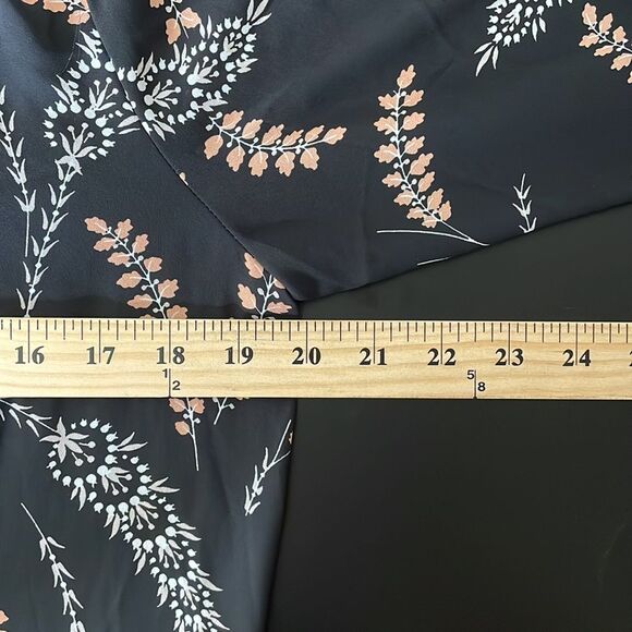 Chelsea28 Black Foral Drop Waist Bel Sleeve Dress Size M - Picture 8 of 9